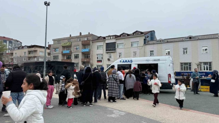 DEPREMİN ARDINDAN ARNAVUTKÖY BELEDİYESİ SEFERBER OLDU