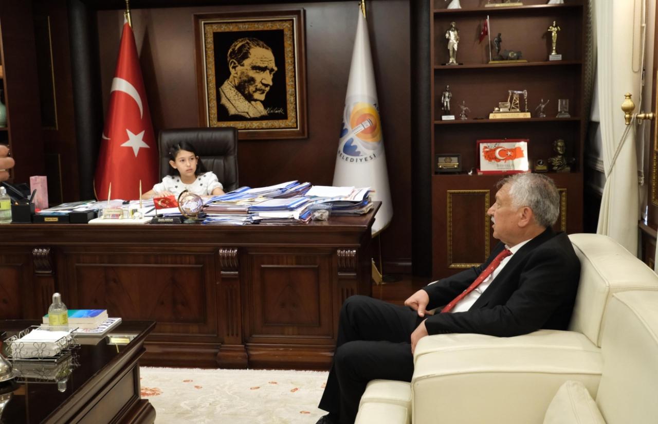 n3snkboavgmhu2iys81x6fow.jpg