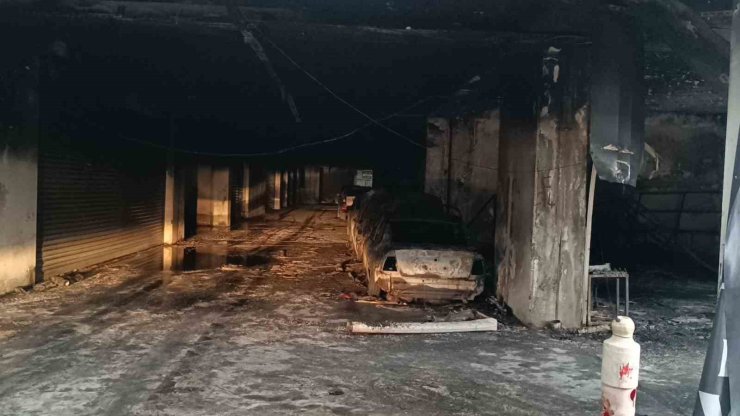 SANCAKTEPE’DE OTO GALERİCİLER SİTESİNDE ÇIKAN YANGININ BIRAKTIĞI HASAR BÖYLE GÖRÜNTÜLENDİ