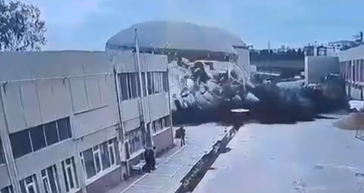 TUZLA’DA ARITMA TESİSİNDEKİ PATLAMA ANI GÜVENLİK KAMERASINA YANSIDI