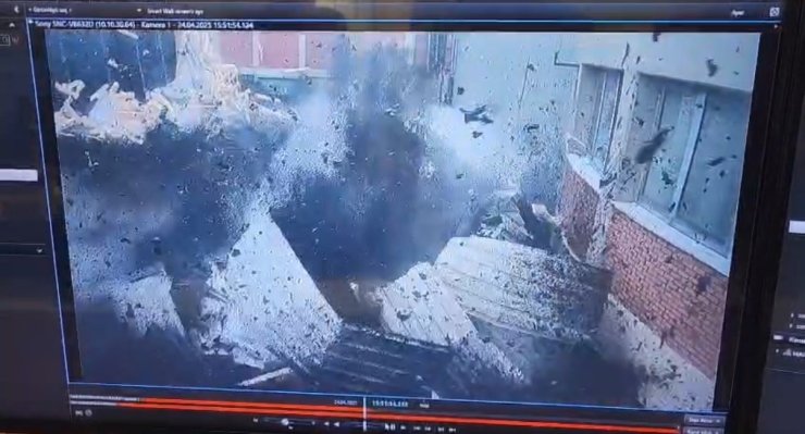TUZLA’DA ARITMA TESİSİNDEKİ PATLAMA ANI GÜVENLİK KAMERASINA YANSIDI