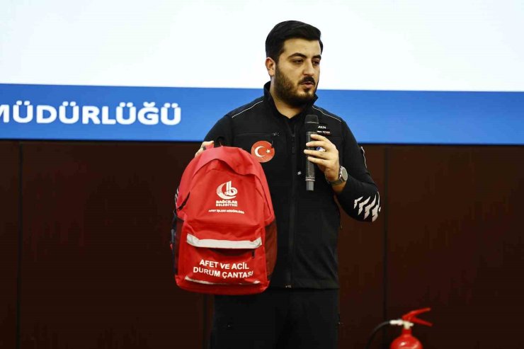 UZMANDAN UYARI: "DEPREM GELMEDEN EVİNİZDE TATBİKAT YAPIN"