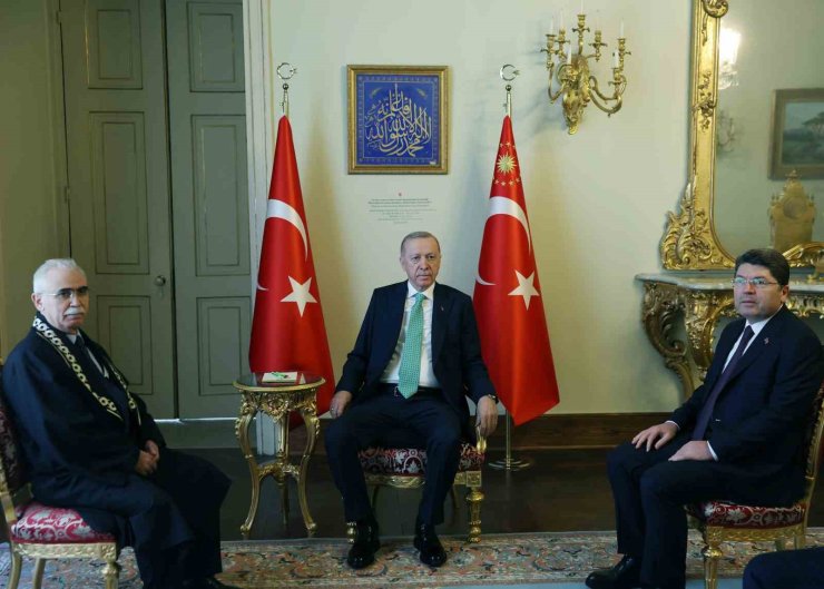 CUMHURBAŞKANI ERDOĞAN, ANAYASA MAHKEMESİ BAŞKANI ÖZKAYA’YI KABUL ETTİ