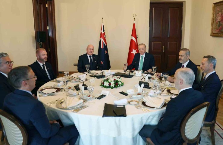 CUMHURBAŞKANI ERDOĞAN, YENİ ZELANDA BAŞBAKANI LUXON’U KABUL ETTİ
