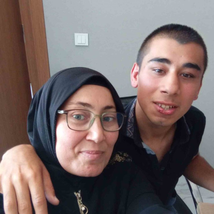 OTİZMLİ GENÇ BAKIMEVİNDE İLAÇ ZEHİRLENMESİYLE ÖLDÜ