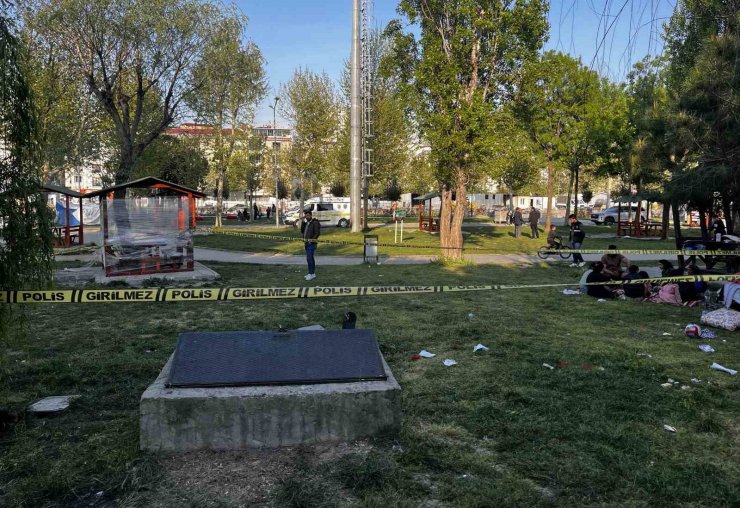 ESENYURT’TA PARKTA OTURURKEN SİLAHLI SALDIRIYA UĞRAYAN 2 KADIN YARALANDI