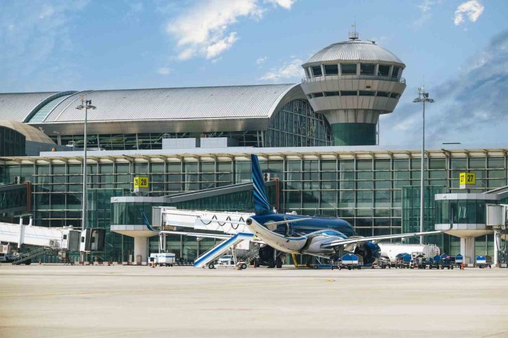 TAV HAVALİMANLARI ÜÇ AYDA 17,8 MİLYON YOLCUYA HİZMET VERDİ