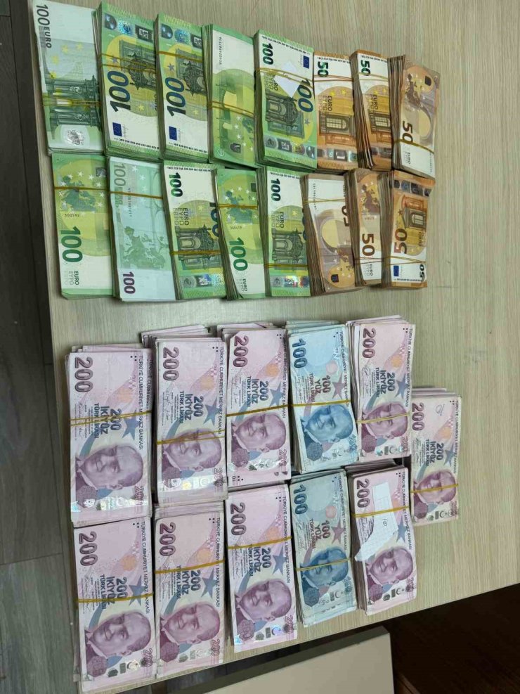İBB OPERASYONUNUN 2. DALGASINDA PARA KASALARI DEŞİFRE EDİLDİ