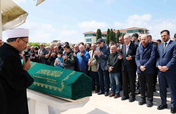 CUMHURBAŞKANI ERDOĞAN, ARAPÇA ÖĞRETMENİ AHMET KARAMAN’IN CENAZE NAMAZINA KATILDI