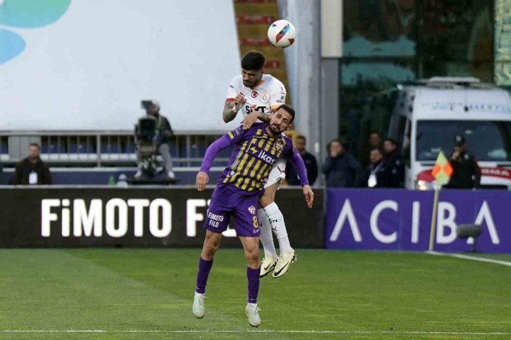 TRENDYOL SÜPER LİG: EYÜPSPOR: 0 - GALATASARAY: 1 (İLK YARI)