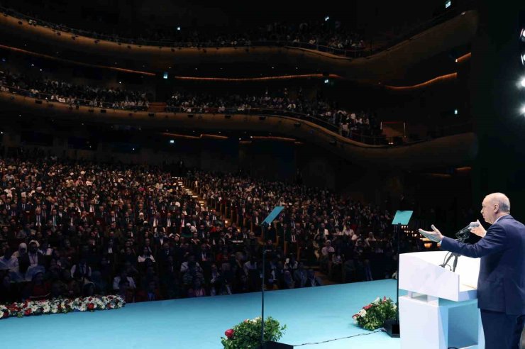 CUMHURBAŞKANI ERDOĞAN "TÜRKİYE’DE TOPLAM 4 MİLYON 33 BİN GÖÇMEN VAR"