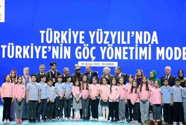 CUMHURBAŞKANI ERDOĞAN "TÜRKİYE’DE TOPLAM 4 MİLYON 33 BİN GÖÇMEN VAR"