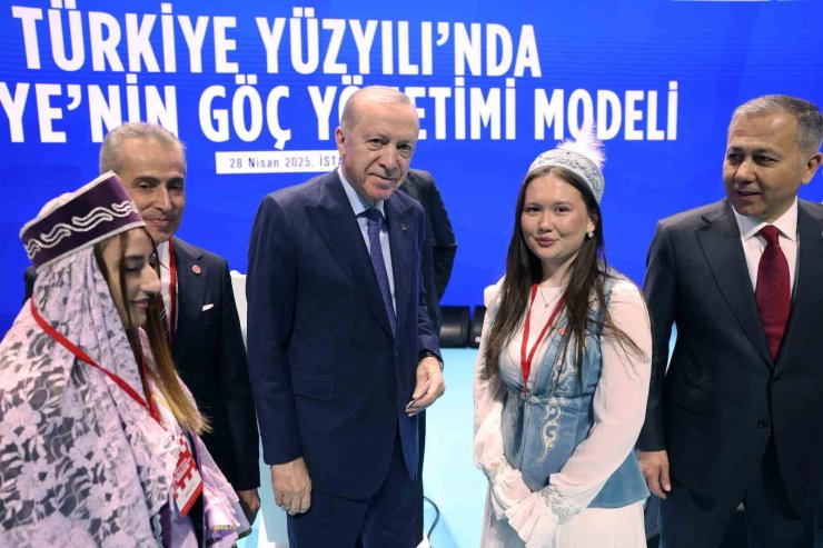CUMHURBAŞKANI ERDOĞAN "TÜRKİYE’DE TOPLAM 4 MİLYON 33 BİN GÖÇMEN VAR"