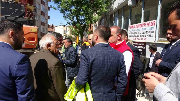 SANCAKTEPE’DE DEPREMDE HASAR GÖREN 5 KATLI BİNA KONTROLLÜ ŞEKİLDE YIKILDI
