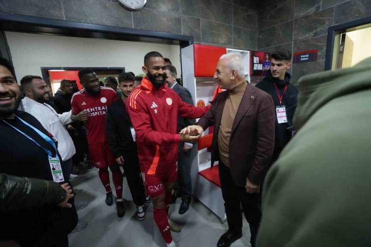 ÜMRANİYESPOR PLAY-OFF YOLUNDA
