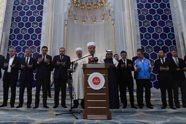 İSTANBUL’DAN İLK HAC KAFİLESİ DUALARLA UĞURLANDI