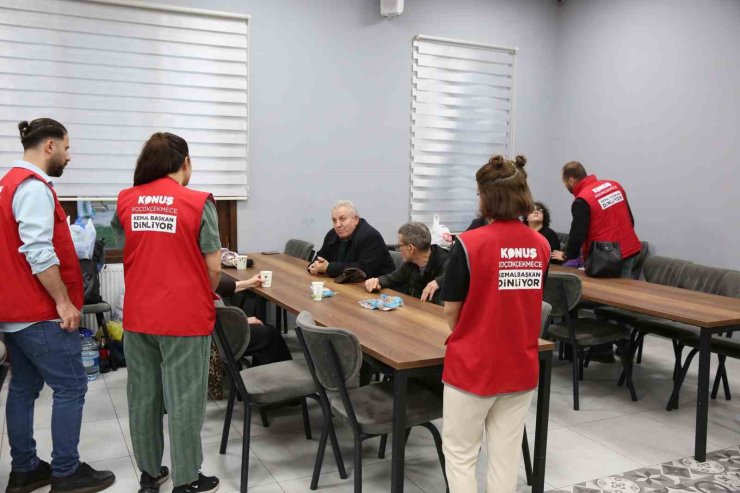 KÜÇÜKÇEKMECE BELEDİYESİ DEPREM SONRASI VATANDAŞLARIN YANINDA