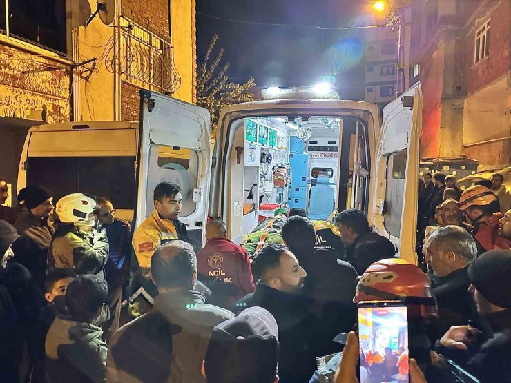 GİDER BORUSUNU TAMİR EDERKEN GÖÇÜK ALTINDA KALDI