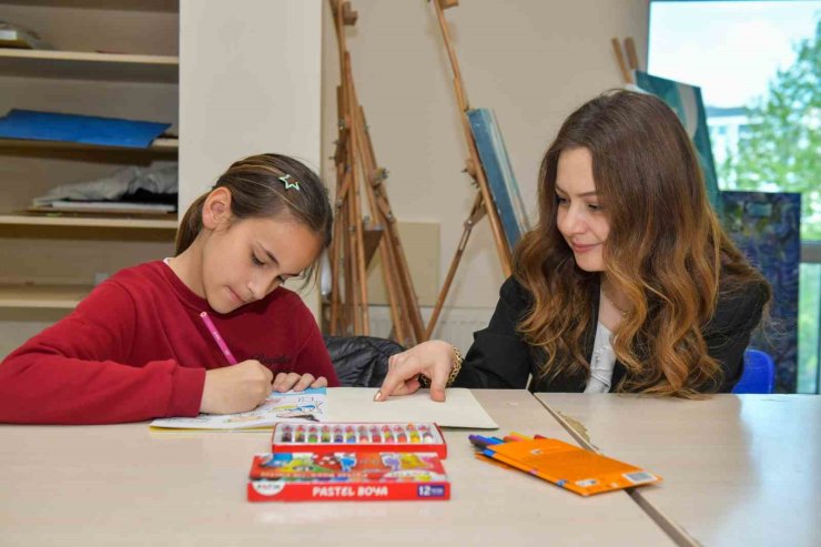 ÖZEL ÇOCUKLARIN HAYALİ TUVALLERİ RENKLENDİRDİ