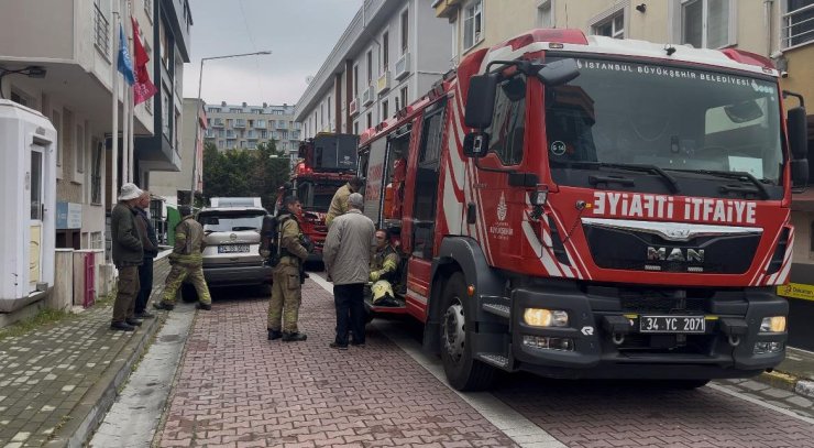 AVCILAR KIZ YURDUNDA YANGIN ÇIKTI, KISA SÜREKLİ PANİK YAŞANDI