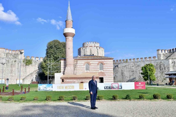 YEDİKULE HİSARI’NDA İHYA EDİLEN FATİH MESCİDİ İBADETE AÇILDI
