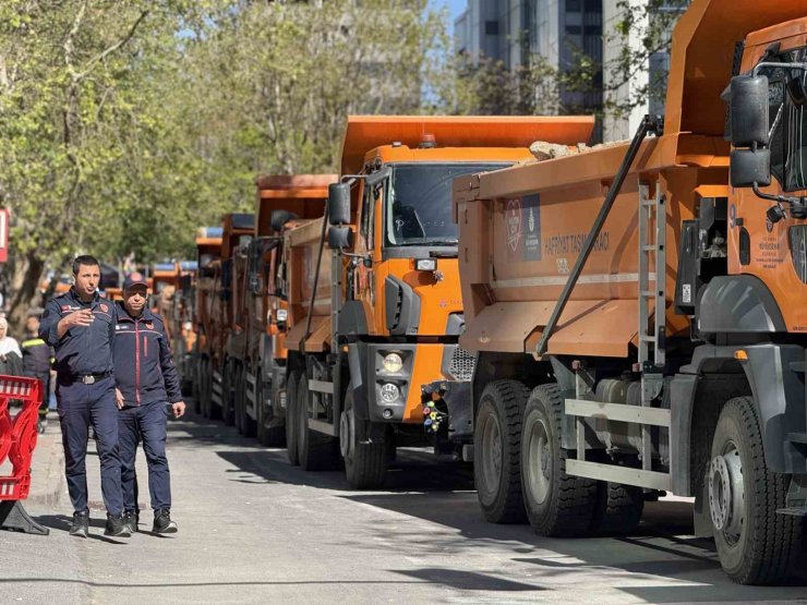 SARIYER’DE ÇÖKEN YOLU ONARMA ÇALIŞMALARI DEVAM EDİYOR