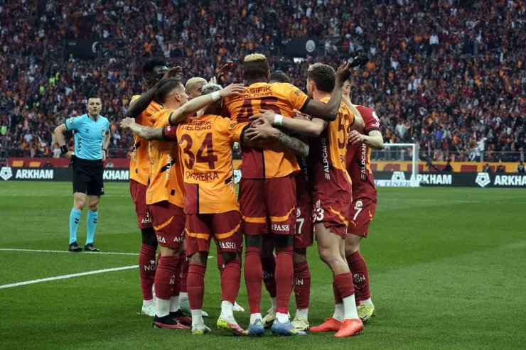 TRENDYOL SÜPER LİG: GALATASARAY: 4 - SİVASSPOR: 1 (İLK YARI)