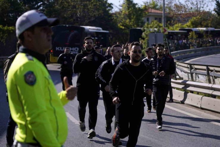 BEŞİKTAŞ TARAFTARI STADA GELDİ
