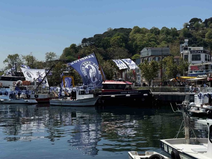 ŞAMPİYON SARIYER’DEN BOĞAZDA KUTLAMA