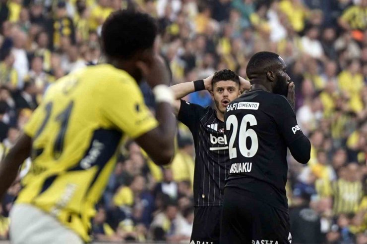 TRENDYOL SÜPER LİG: FENERBAHÇE: 0 - BEŞİKTAŞ: 1 (İLK YARI)