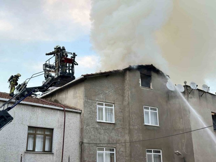 ATAŞEHİR’DE KORKUTAN YANGIN