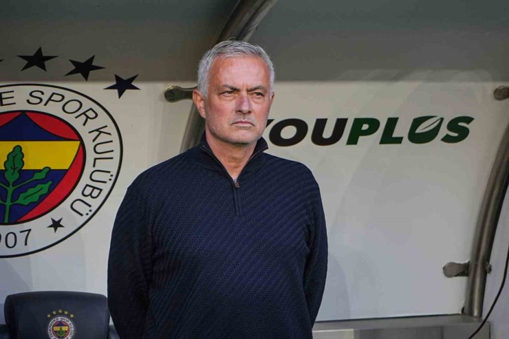 JOSE MOURİNHO DA JORGE JESUS GİBİ ŞAMPİYONLUĞU DERBİLERDE KAYBETTİ