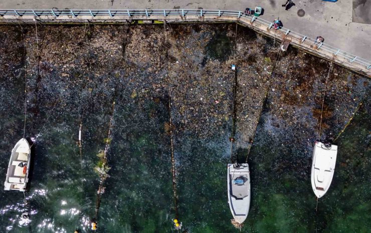 İSTANBUL BOĞAZI’NDAKİ KİRLİLİK HAVADAN GÖRÜNTÜLENDİ
