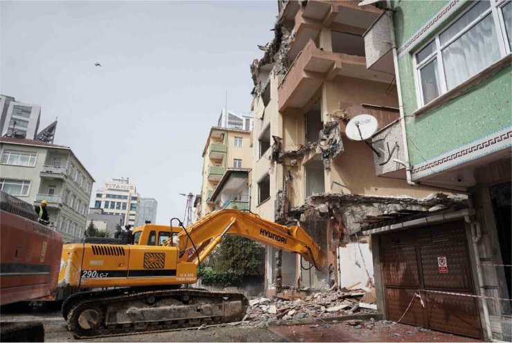 KARTAL’DA RİSKLİ YAPILARIN DÖNÜŞÜMÜ DEVAM EDİYOR
