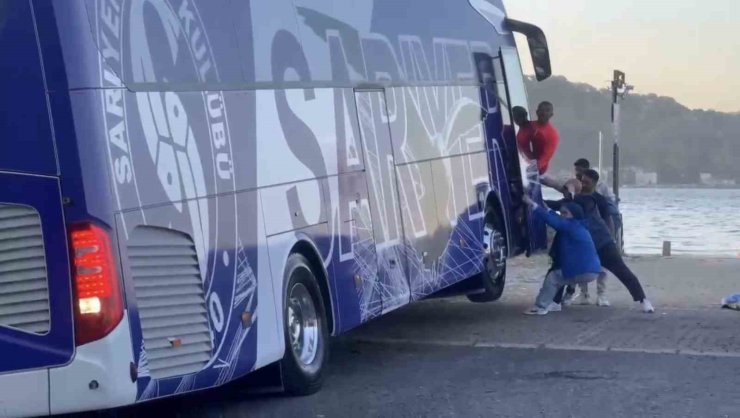 ŞAMPİYON SARIYER’İN OTOBÜSÜ DEVRİLMEKTEN SON ANDA KURTULDU