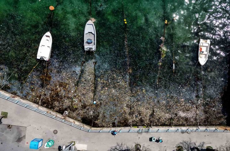 İSTANBUL BOĞAZI’NDAKİ KİRLİLİK HAVADAN GÖRÜNTÜLENDİ