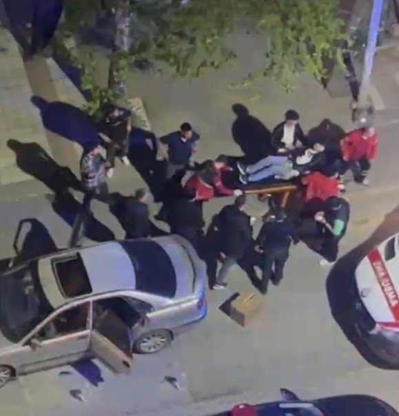 SULTANGAZİ’DE DÜĞÜN ÇIKIŞI KANLI SALDIRI: 19 YAŞINDAKİ GENÇ KURŞUNLARIN HEDEFİ OLDU