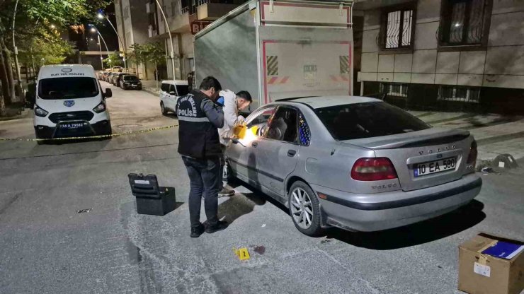 SULTANGAZİ’DE DÜĞÜN ÇIKIŞI KANLI SALDIRI: 19 YAŞINDAKİ GENÇ KURŞUNLARIN HEDEFİ OLDU