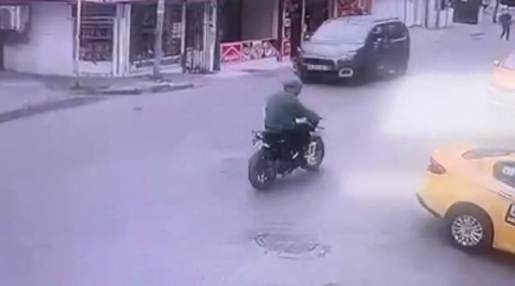 ATAŞEHİR’DE 444 GÜVENLİK KAMERASI İNCELENEREK KAPKAÇI YAKALANDI