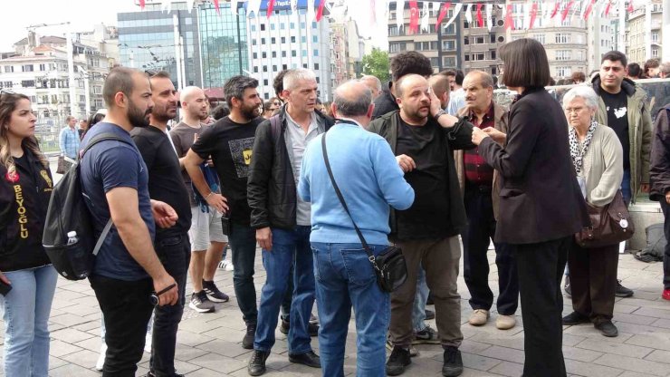 TAKSİM’DE İKİ GRUP ARASINDA KAVGA KAMERADA