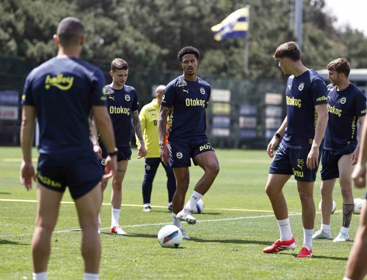 FENERBAHÇE, BAŞAKŞEHİR MAÇI HAZIRLIKLARINI SÜRDÜRDÜ