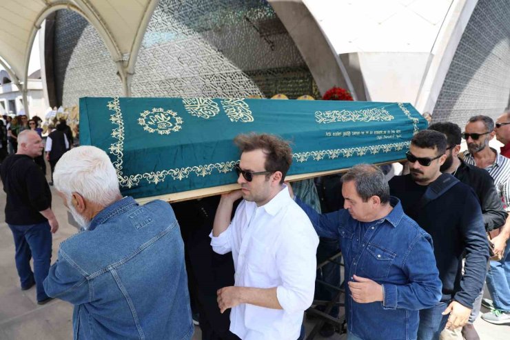 YANGINDA HAYATINI KAYBEDEN YAZAR SÜHA OĞUZERTEM SON YOLCULUĞUNA UĞURLANDI