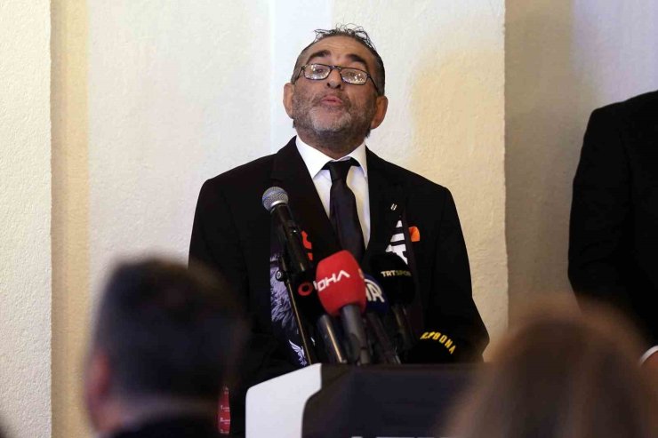 BEŞİKTAŞ BAŞKAN ADAYI GÜRKAN AKSOY, YÖNETİM KURULUNU TANITTI