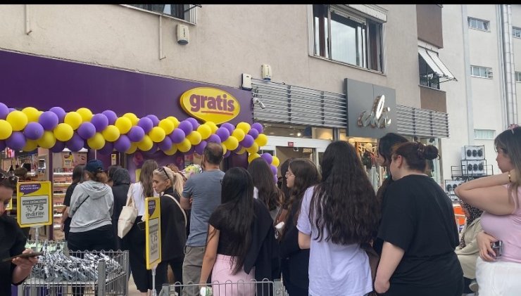 GRATİS’TEN DEV İNDİRİM KAMPANYASI: RAFLAR BOŞALDI, ÜRÜNLER TÜKENDİ