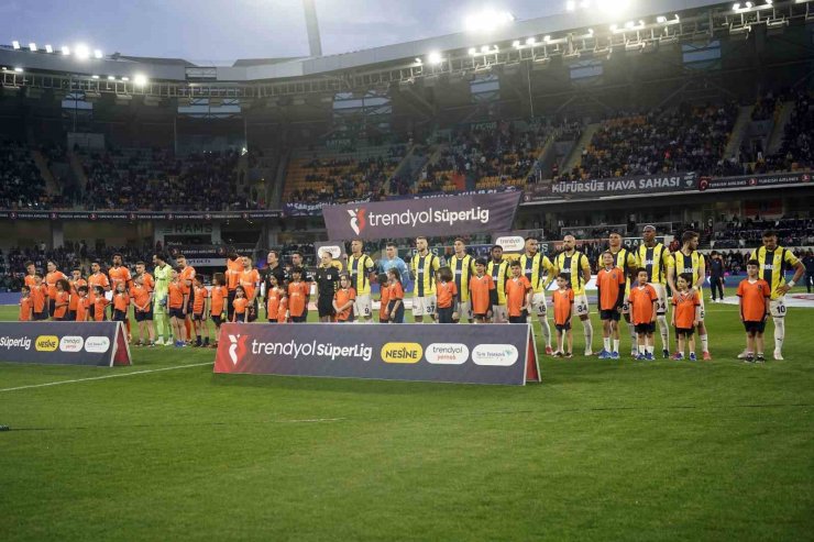 TRENDYOL SÜPER LİG: BAŞAKŞEHİR: 0 - FENERBAHÇE: 0 (MAÇ DEVAM EDİYOR)