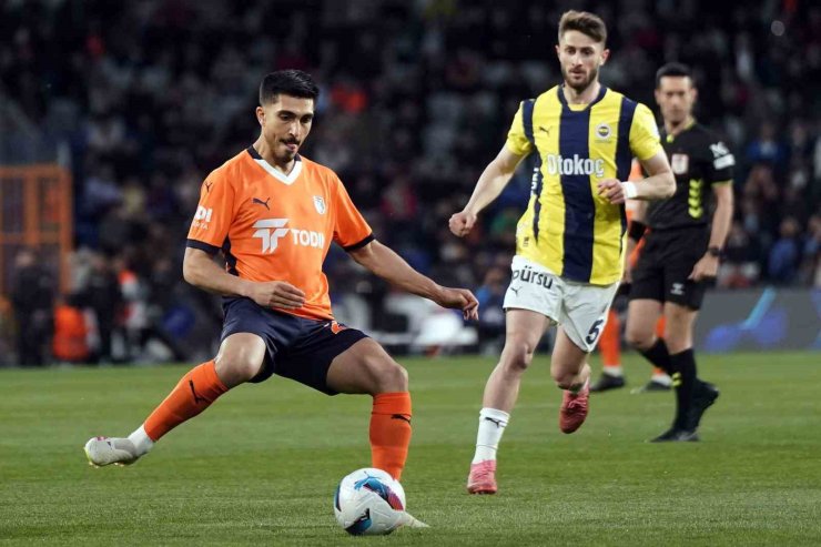 TRENDYOL SÜPER LİG: RAMS BAŞAKŞEHİR: 0 - FENERBAHÇE: 1 (İLK YARI)
