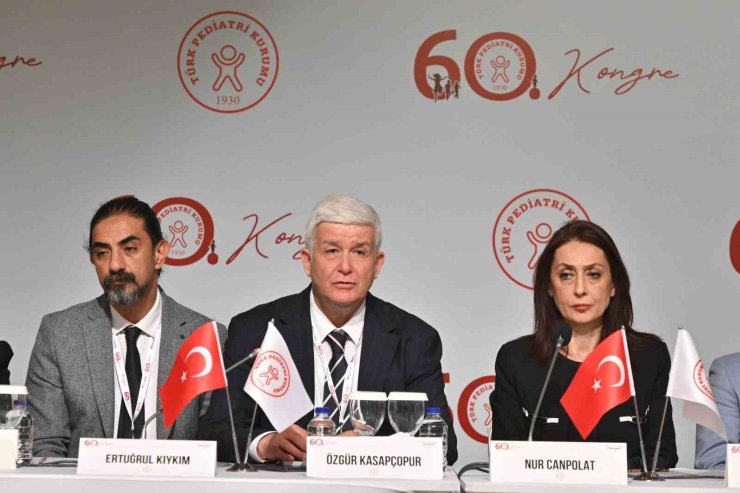ÇOCUK SAĞLIĞININ GELECEĞİ MASAYA YATIRILDI