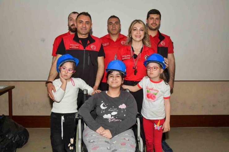 ESENYURT BELEDİYESİ’NDEN ÖZEL ÇOCUKLARA DEPREM BİLİNCİ EĞİTİMİ