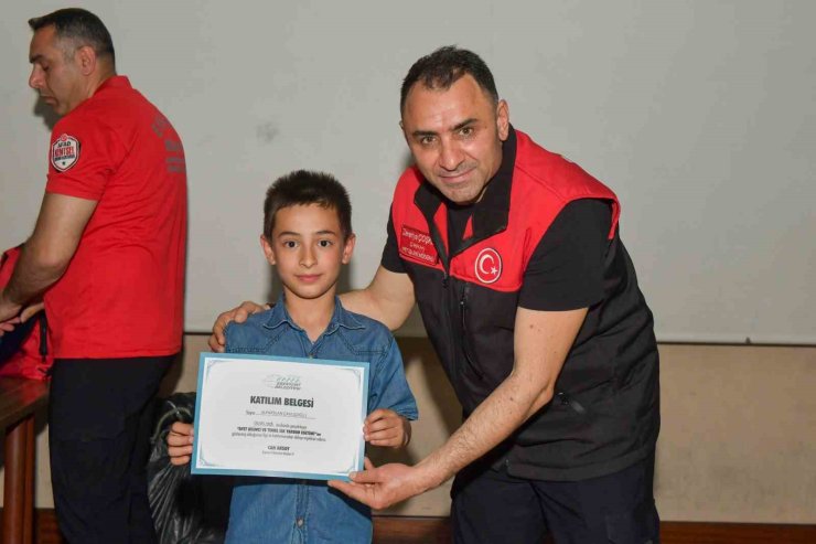 ESENYURT BELEDİYESİ’NDEN ÖZEL ÇOCUKLARA DEPREM BİLİNCİ EĞİTİMİ