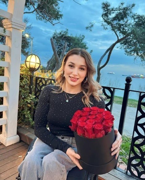 BAĞCILAR’DA TEKERLEKLİ SANDALYE YARIŞÇISI, HEM ANNE HEM DE ŞAMPİYON OLDUU